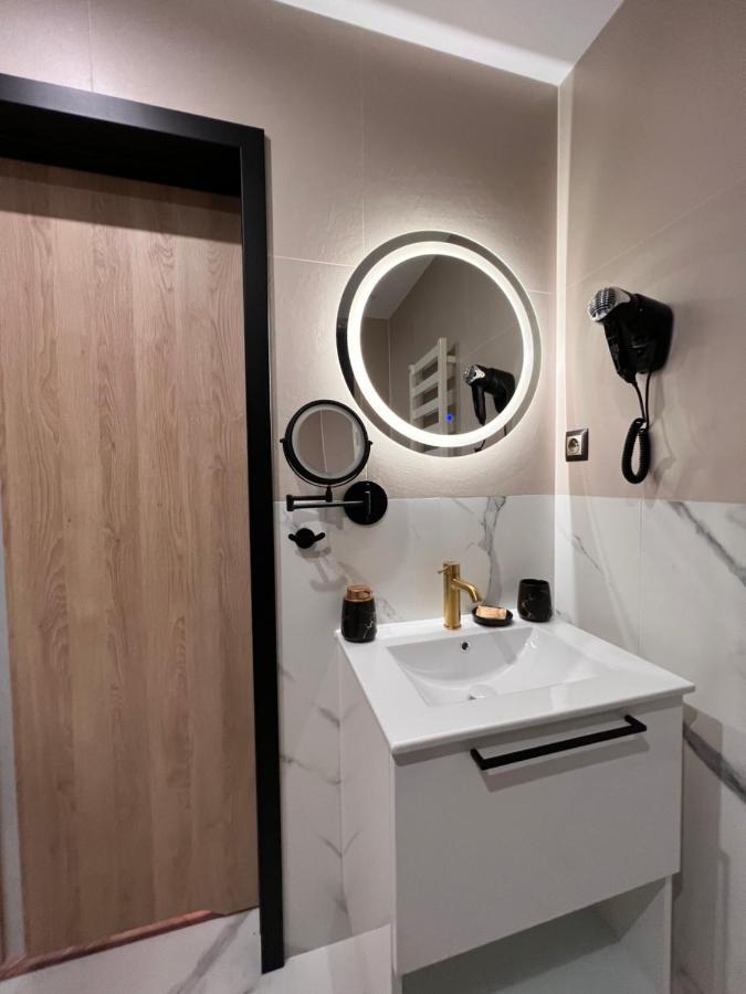 Resto Inn - Smart Apartamenty Blisko Energylandii Polwies 외부 사진