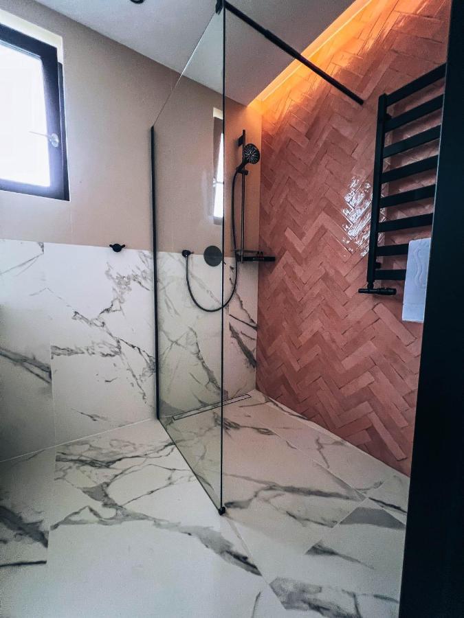 Resto Inn - Smart Apartamenty Blisko Energylandii Polwies 외부 사진